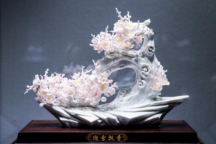 千年白瓷绽放时代芳华 德化陶瓷艺术亮相中国美术馆